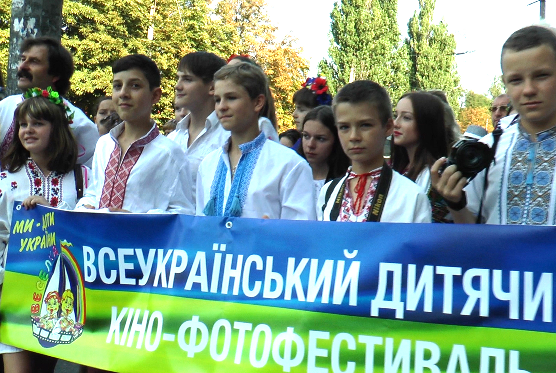 VIDEO  Всеукраїнський дитячий фото кінофестиваль “Веселка”2015